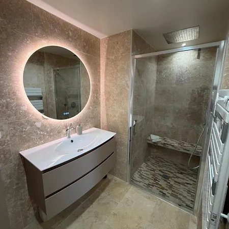 Beautiful Two-room With Sea And Mountain Views * אנטיב
